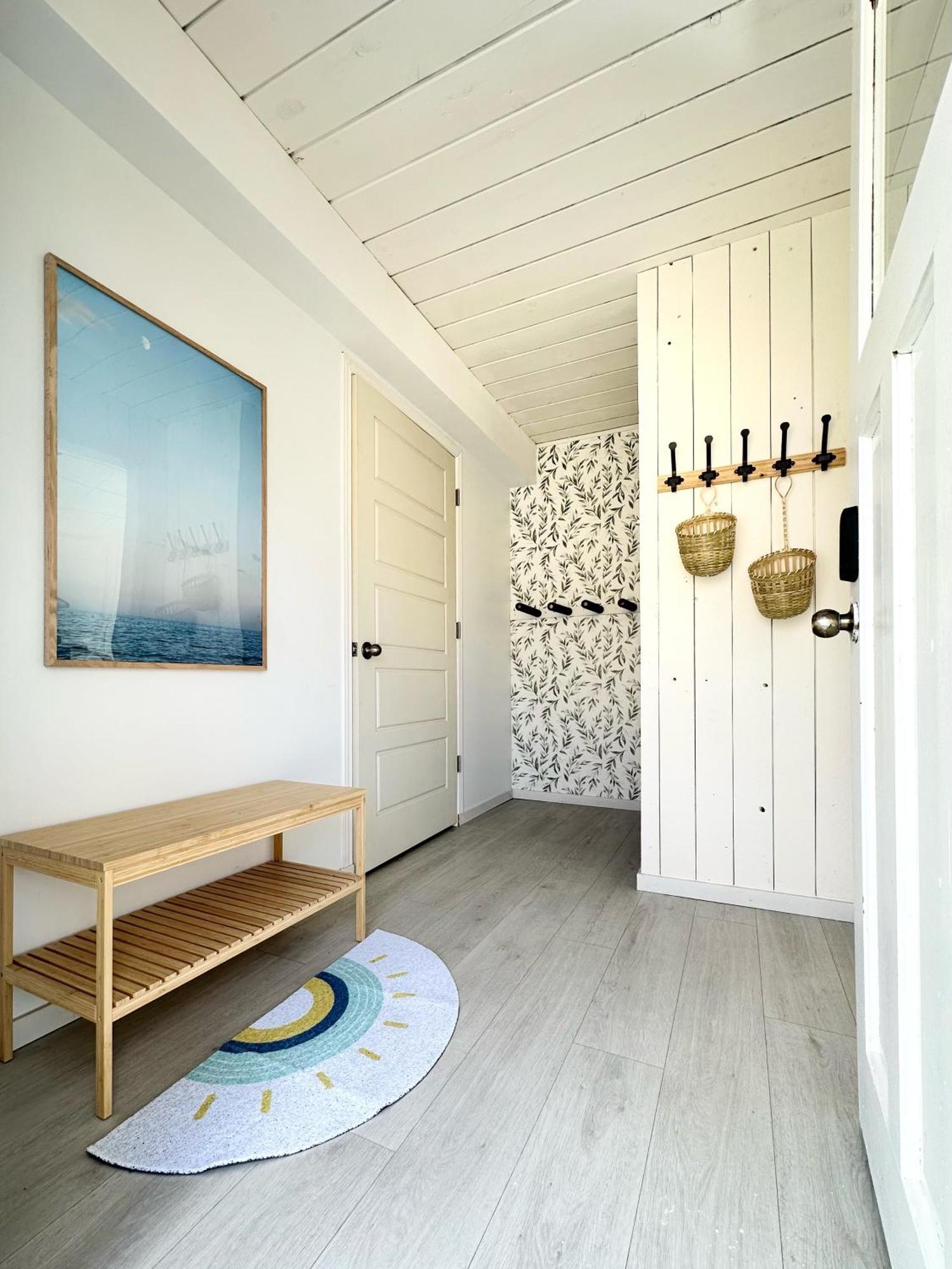 Blissful Oceanfront Cottage In Port Mouton Exterior foto
